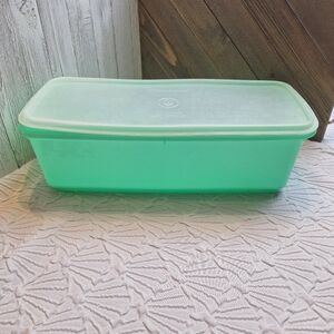 Tupperware Easy-Crisp Vege/Celery Keeper Jadeite Green Vtg w/ Rack and Lid 782-8